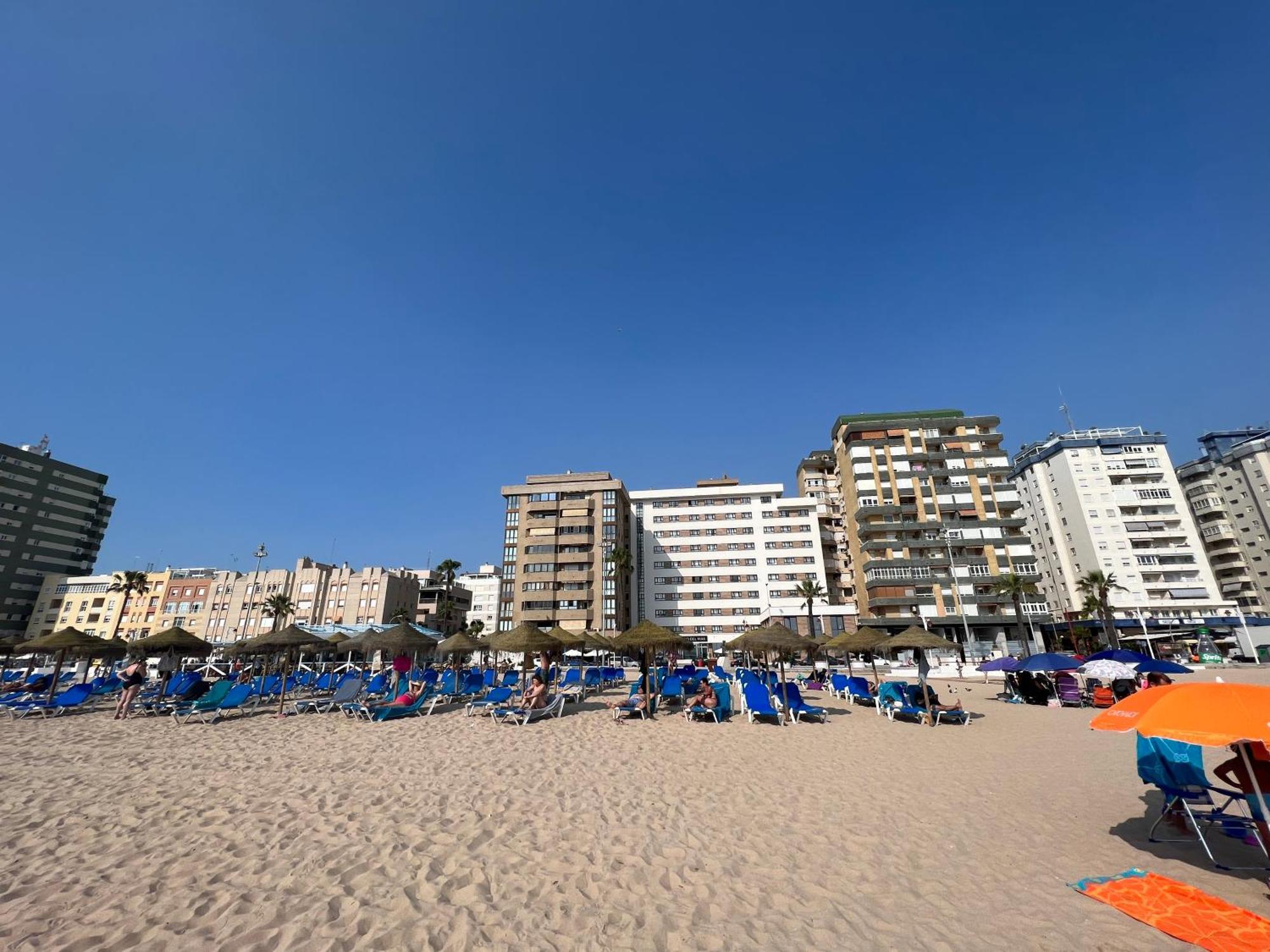 Atico Primera Linea De Playa. Кадис Екстериор снимка