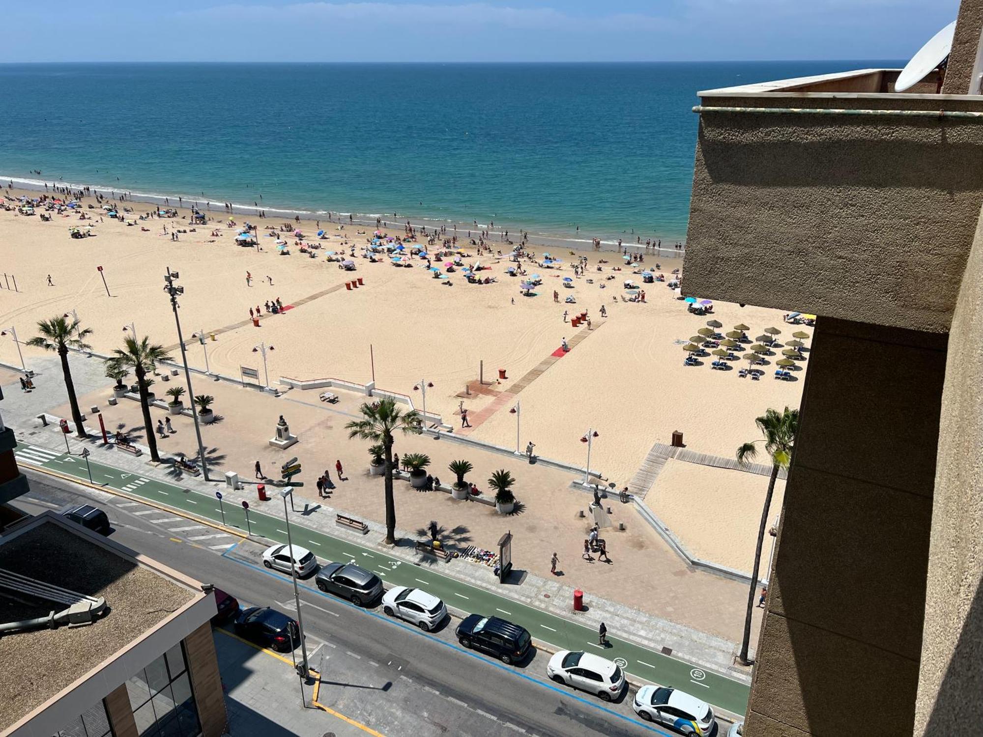 Atico Primera Linea De Playa. Кадис Екстериор снимка